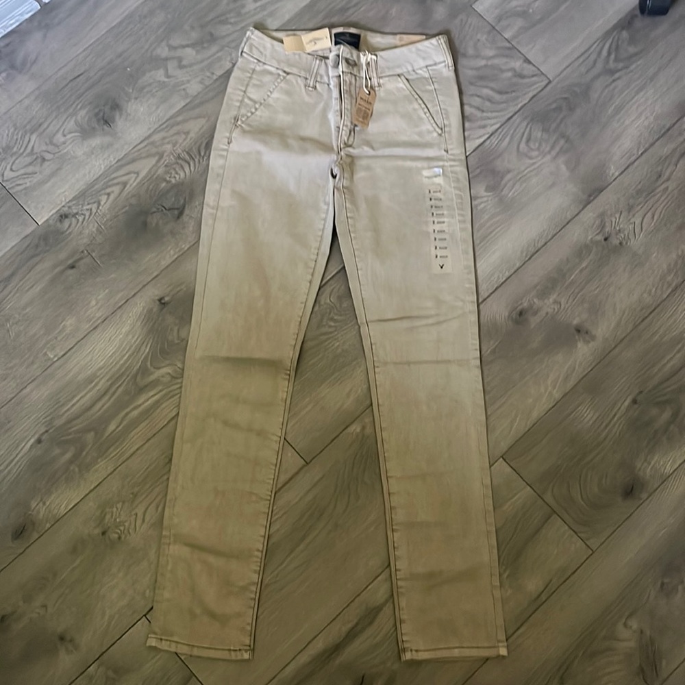 American Eagle Outfitter khaki pants